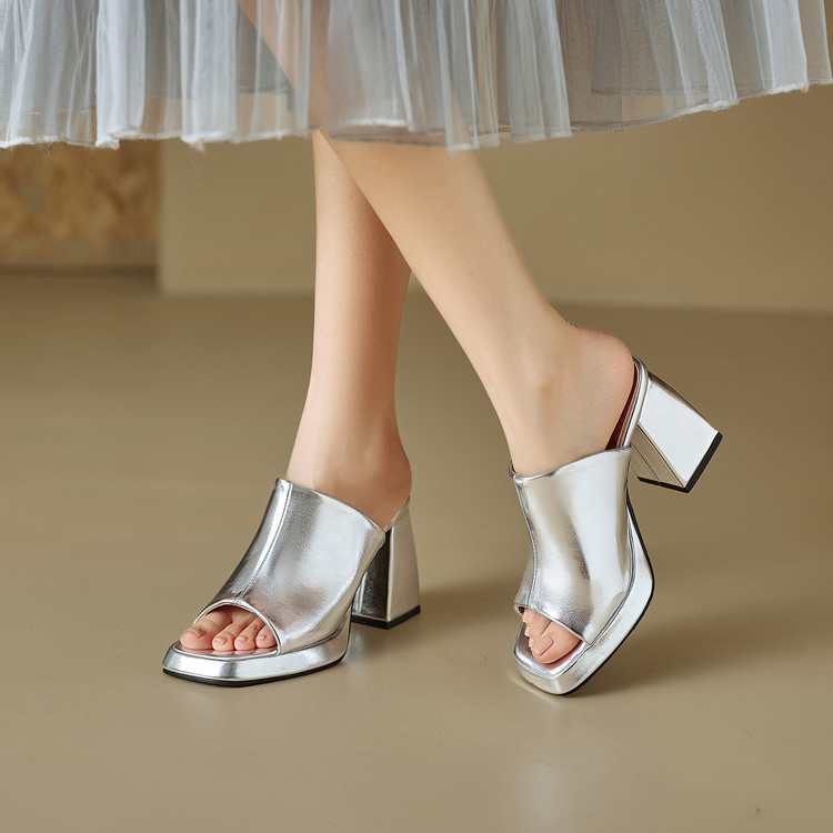 In The Summer of 2026, The New - огляд і ціна Square Toe Mule