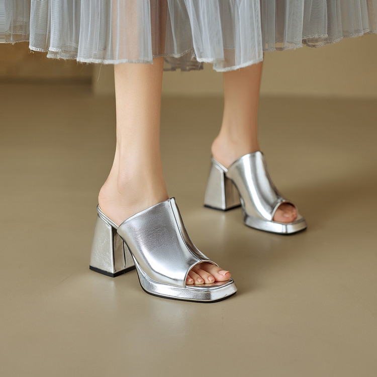 In The Summer of 2026, The New - огляд і ціна Square Toe Mule