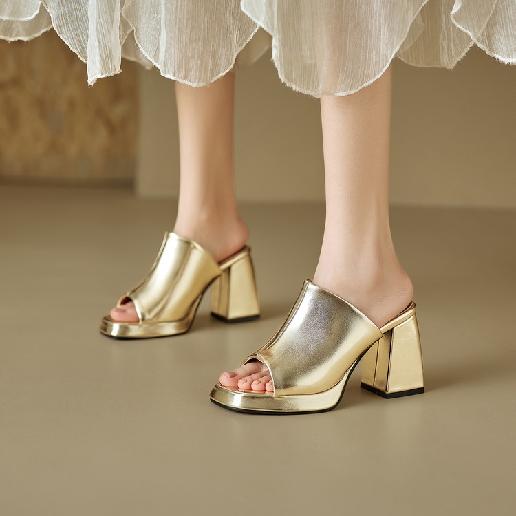 In The Summer of 2026, The New - огляд і ціна Square Toe Mule