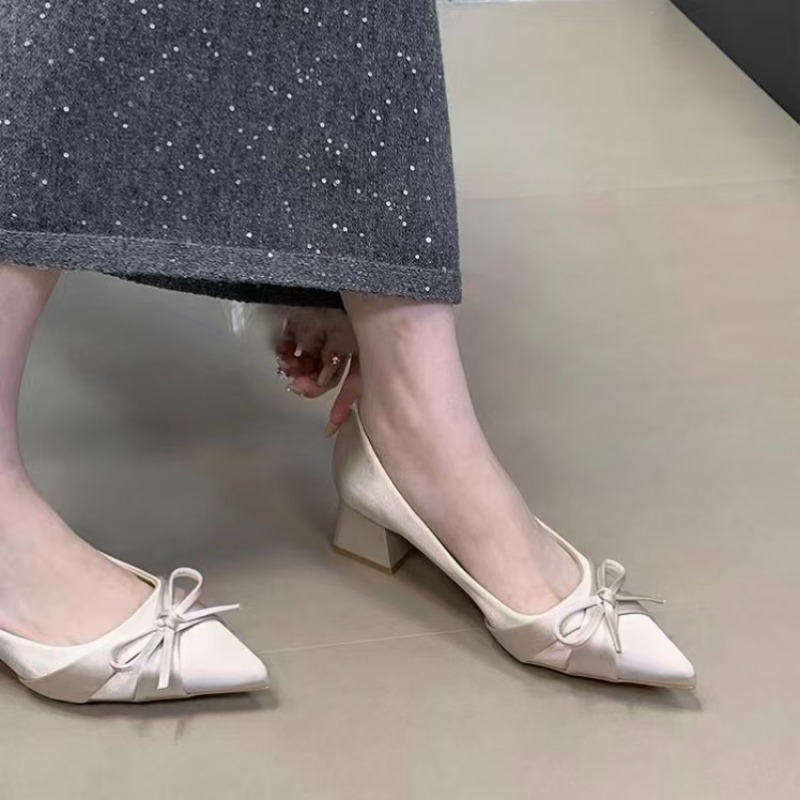 Retro Mid-length Single Shoes  - огляд і ціна Women Shoes Casual