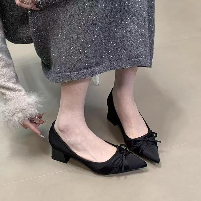 Retro Mid-length Single Shoes  - огляд і ціна Women Shoes Casual