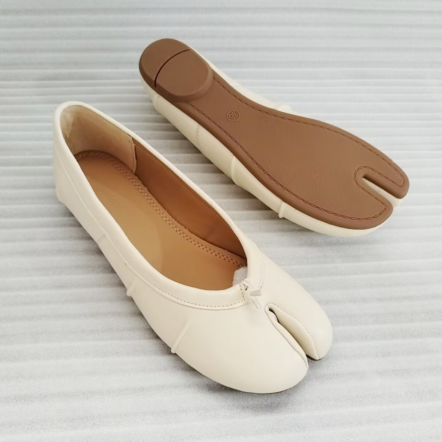 NEW Split Toe Flat Shoes Women - огляд і ціна Women Shoes For Walking